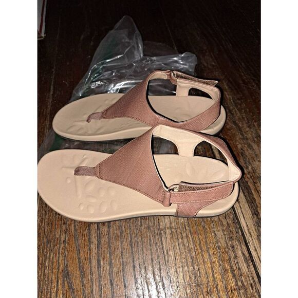 New Size 8-8.5 Brown Thong Hook Loop Sandals Flip Flops Summer Shoes - Picture 2 of 5